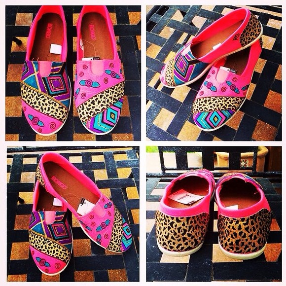 Shoes - 💕 Girlie Girl Hand Painted Shoes SZ 9