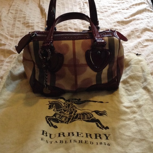 burberry bag collection
