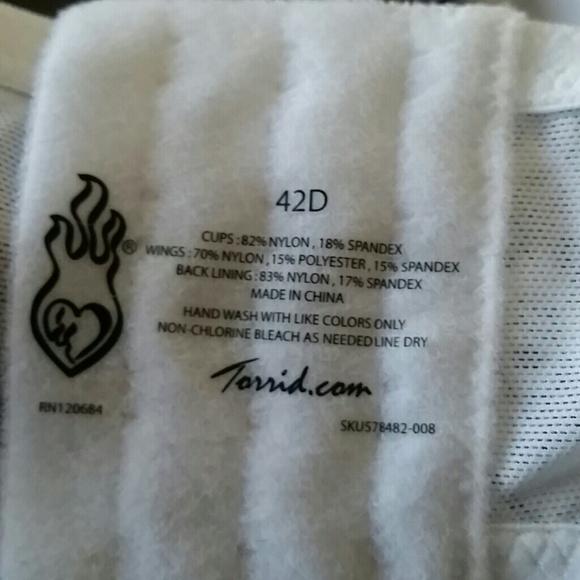 🚫 SOLD! 🚫 White Lace T-shirt Bra (New) - Picture 3 of 3