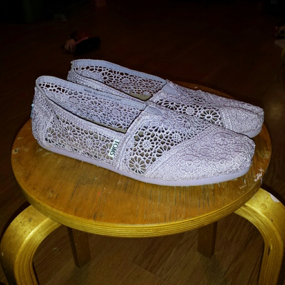 Lilac crochet TOMS - discontinued style!