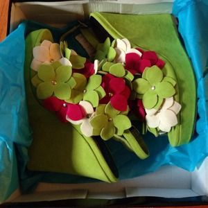 Liliana Flower Peep-toe Wedges