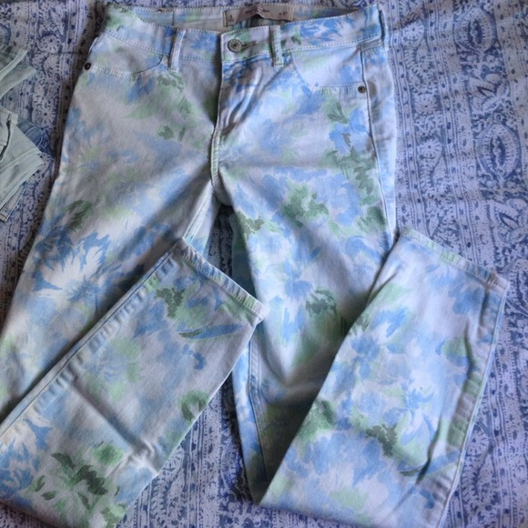Floral Abercrombie Skinnies !