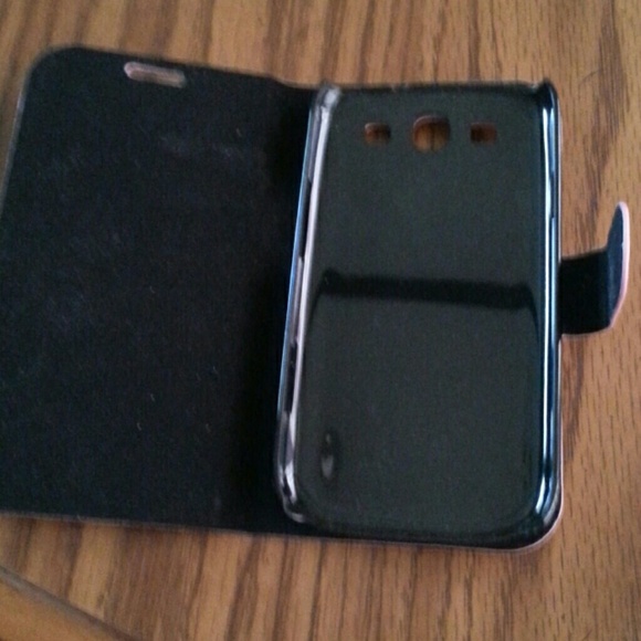 Case - Picture 2 of 4