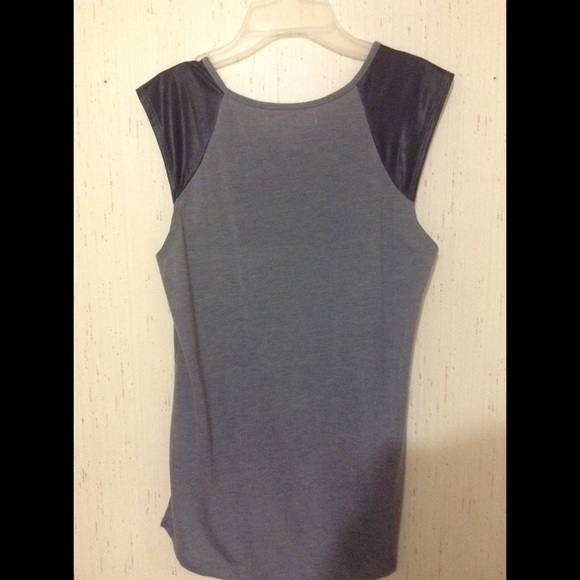 Tank top - Picture 2 of 4