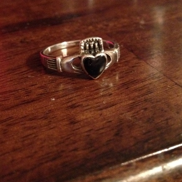 Sterling silver claddagh black heart ring