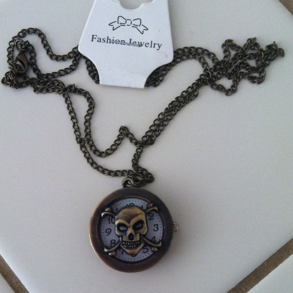 Scull pirate pocket watch