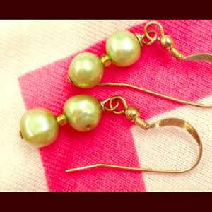 Pretty Light Green Pearl Earrings SS