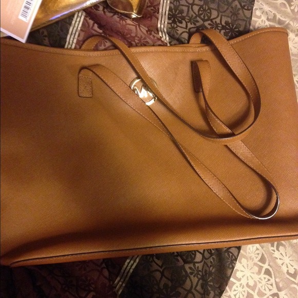 Michael kors large tan tote