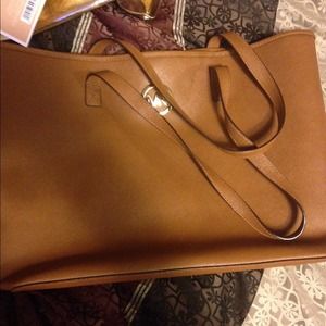 Michael kors large tan tote
