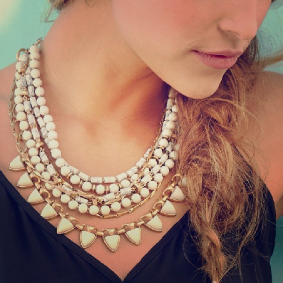 Stella & dot white stone sutton necklace