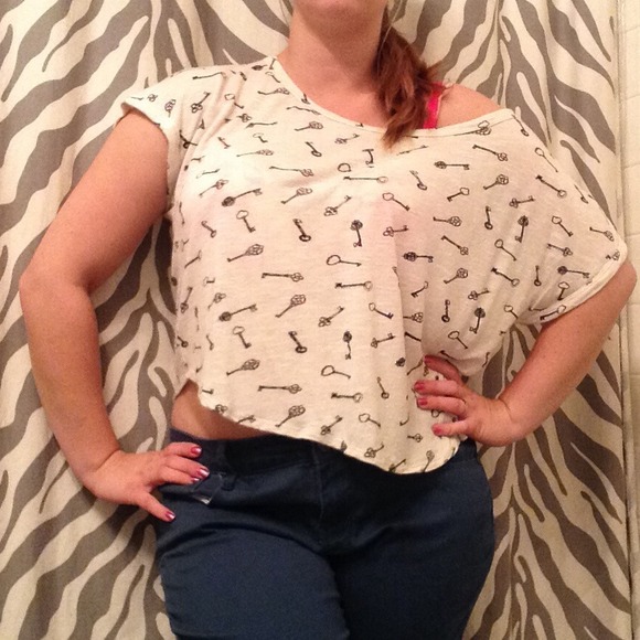 Forever 21 cream and black key off-shoulder top