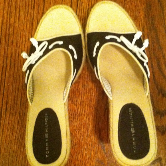 NWOT Black Tommy Hilfiger Wedges