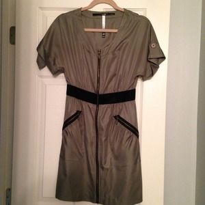 Kensie green and black zip up dress