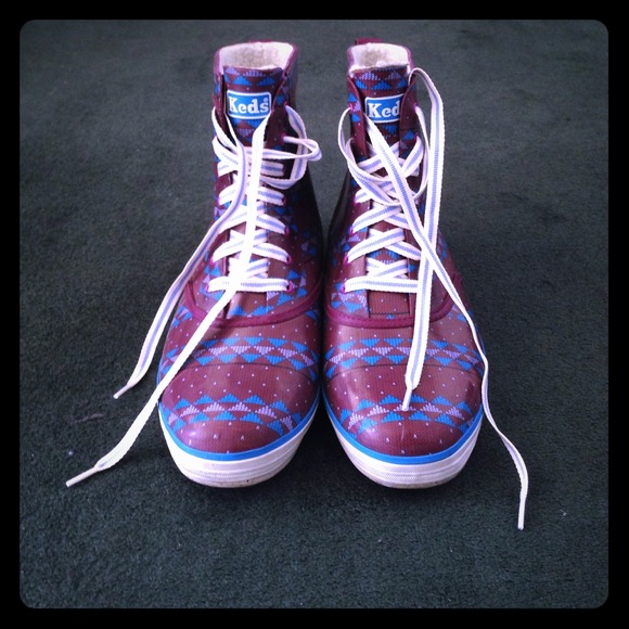 Patterned rain boots with laces