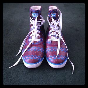 Patterned rain boots with laces