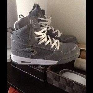grey air Jordan's sz6.7