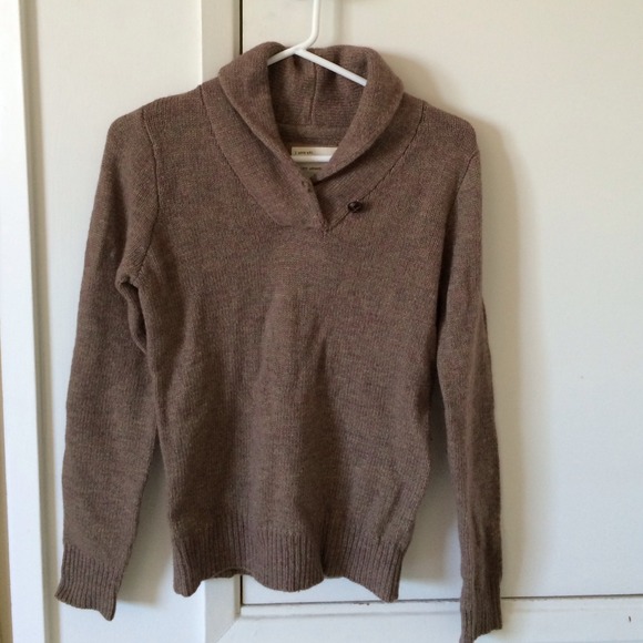 Forever 21 oatmeal sweater with elbow patches
