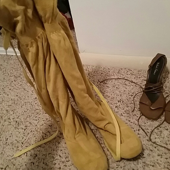 boots - Picture 2 of 3