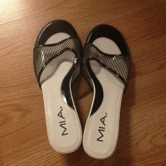 MIA heels