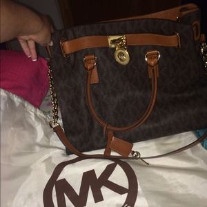AUTHENTIC MK PURSE