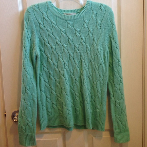 SOLD Mint oversized sweater cashmere like
