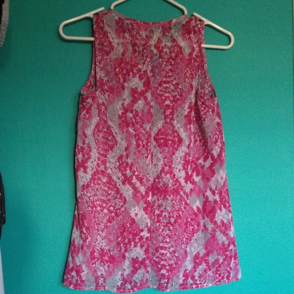 Pink/grey/white sheer polyester top - Picture 2 of 2