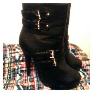 BEAUTIFUL BOOTS!  DOUBLE STRAP DIAMOND BOOTS