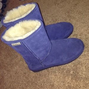 NEVER WORN Blue bearpaw