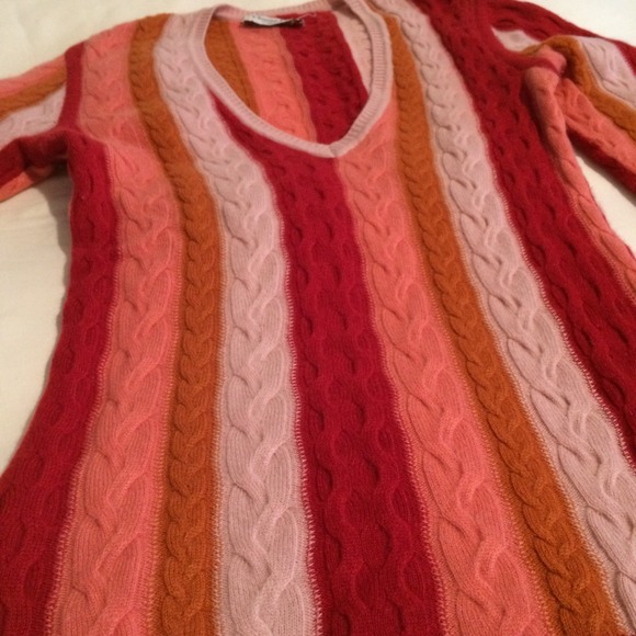 Cashmere sweater. Size 4-6 Christian Dior - Picture 3 of 4