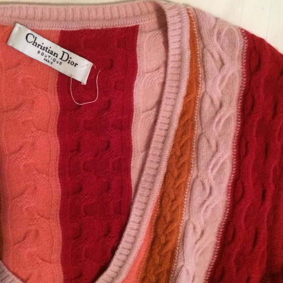Cashmere sweater. Size 4-6 Christian Dior - Picture 4 of 4