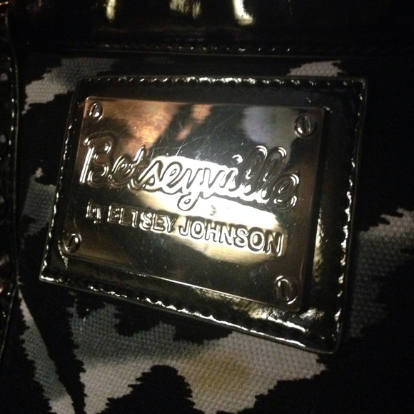 Handbag - Picture 2 of 3