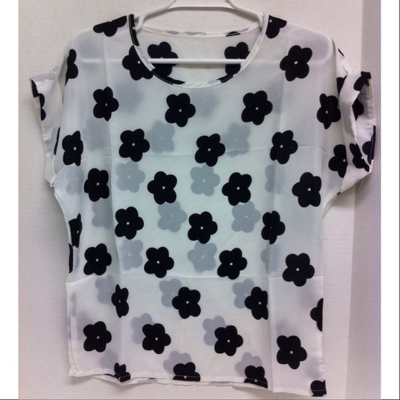 Tops - NEW Chiffon Loose Fitting Top
