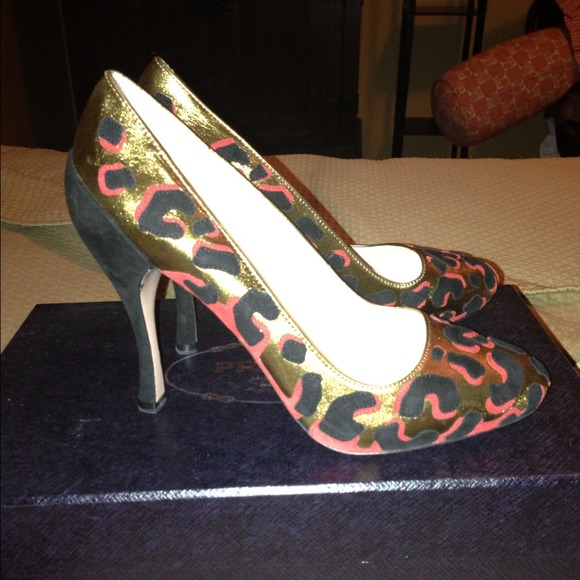 💯% Authentic Prada Shoes