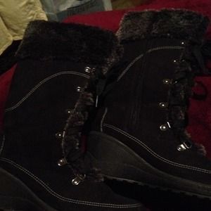 Comfy wedge boots
