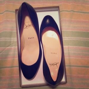 Authentic Christian louboutin hills paypal only