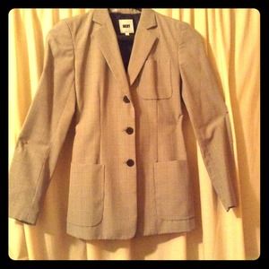 Ladies DKNY blazer. Never been worn.