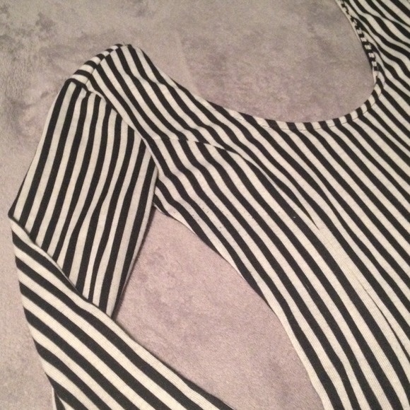 🚩Sold🚩Black +white striped dress - Picture 2 of 2