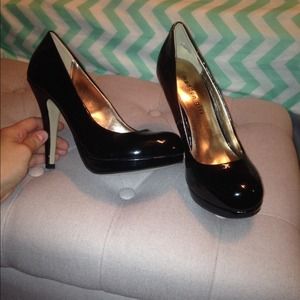 Steve Madden black heels size 7 1/2