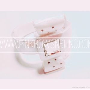 Betsey Johnson 30th anniversary white bow watch crys rhinestone bracelet pearl