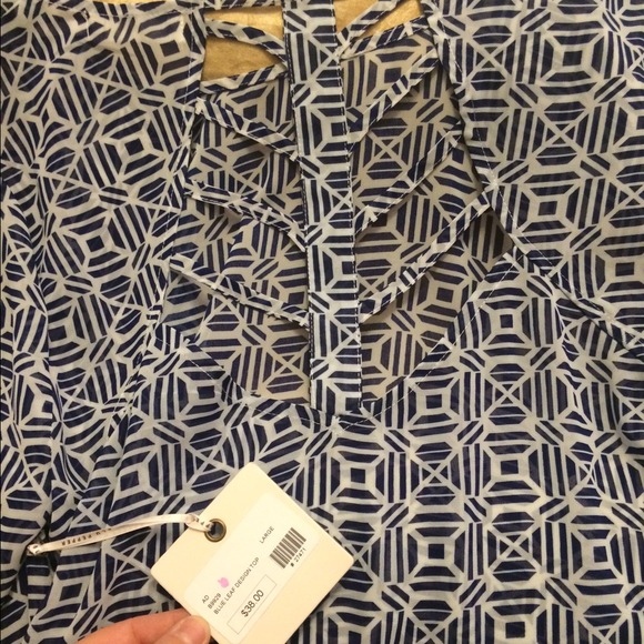 Navy & White Top - Picture 3 of 4