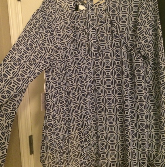 Navy & White Top - Picture 4 of 4