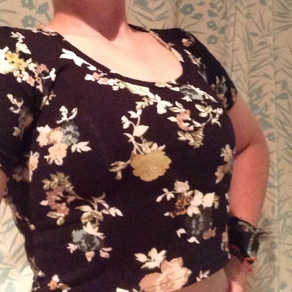 Aritzia crop top