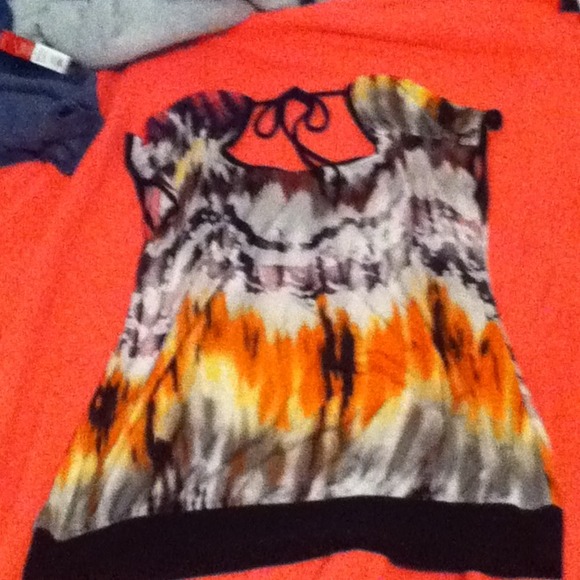 Bold print top - Picture 2 of 2