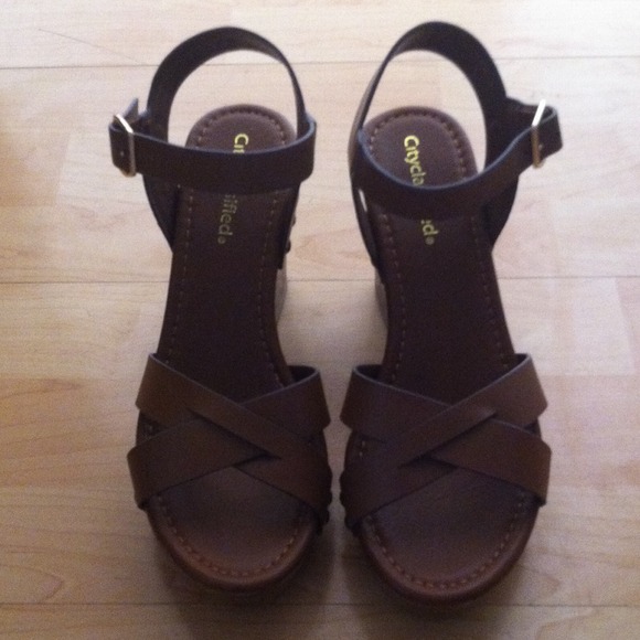 New Summer sandal wedge tan color