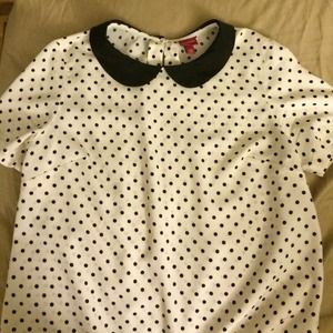 Peter Pan collared short sleeve blouse.