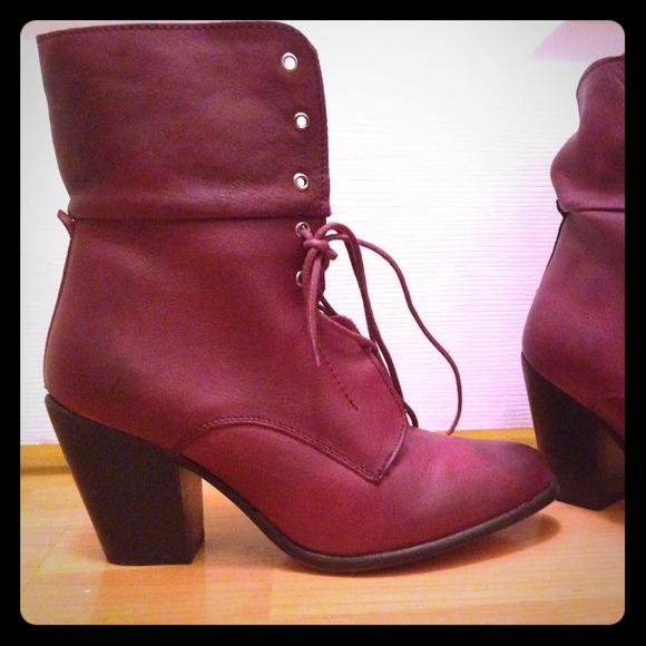 Coraline Burgundy Boots