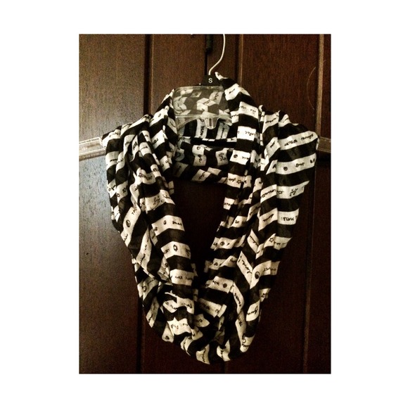 ▫️Infinity Scarf▫️ - Picture 2 of 3
