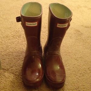 Maroon short hunter boots:)