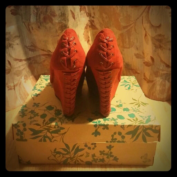 Bamboo Shoes - Brand New Wedges size 8.5