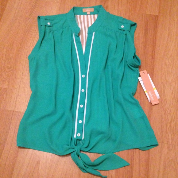 βBundledβTakara Teal with White Details Tie Front - Picture 2 of 4